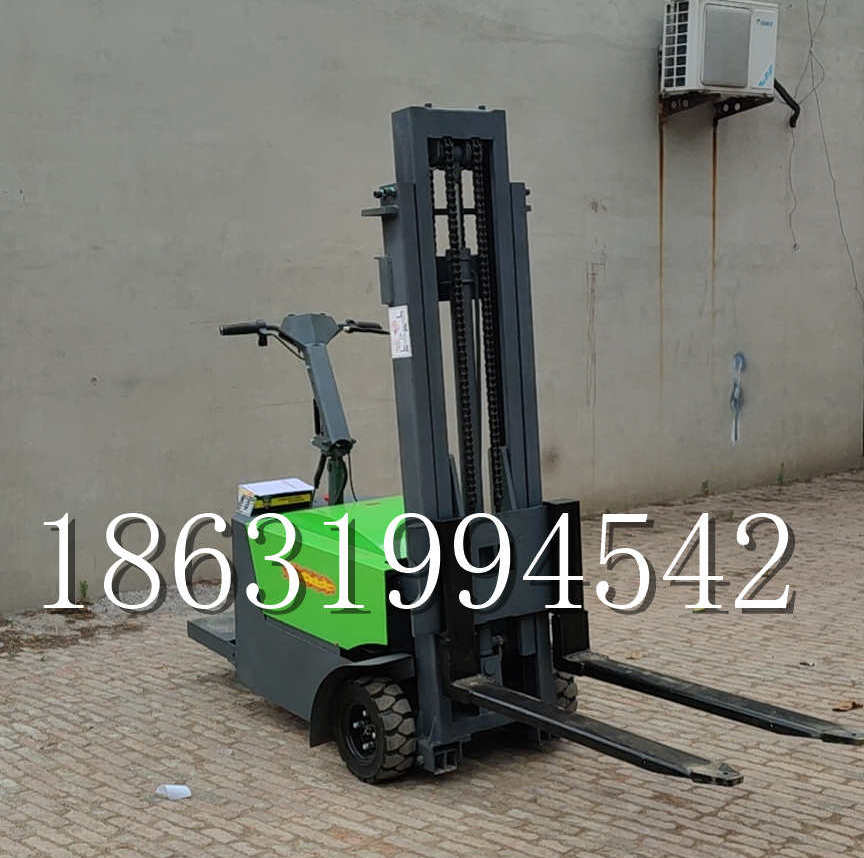 红旗区优程全电动叉车插腿式堆高车液压装卸车1.5吨升高小型站驾式铲车